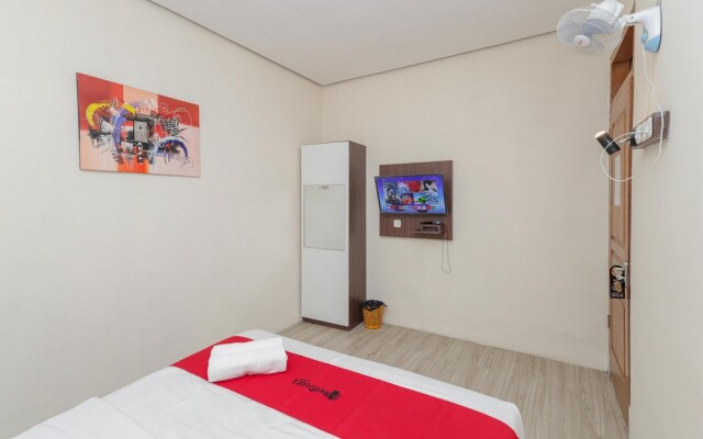 RedDoorz @ WR. Supratman Batu