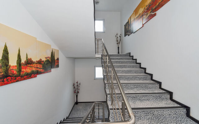Business Life Hotel Gunesli