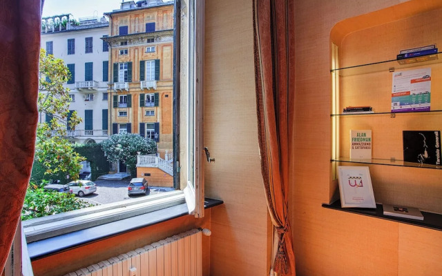 La finestra sul cortile di Via Roma