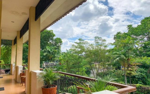 OYO 261 Sasono Putro Guest House