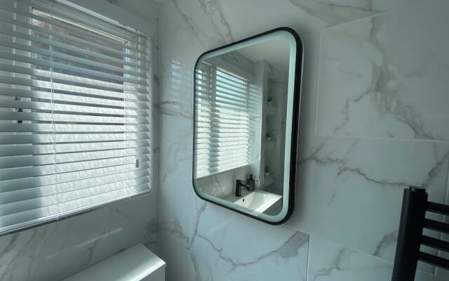 Lovely Refurbished 3-bed House in Liverpool