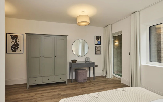 The Wembley Park Secret - Spacious 3bdr Flat With Terrace