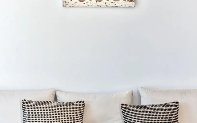 Paros Gem