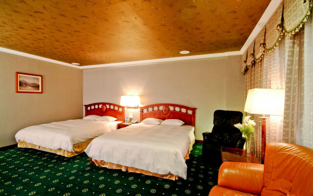 F Hotel Tainan
