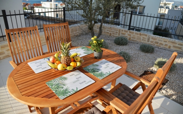 Apartment Nata - free parking A1 Murter, Island Murter
