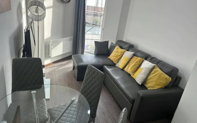 1br-sleeps4-parking-closetocentre