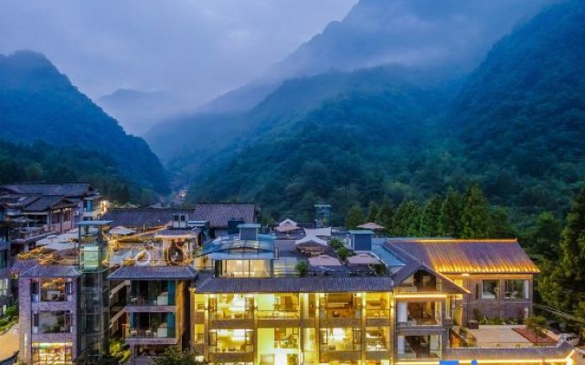 Qinglu · Private Soup Hot Spring Homestay (Qingcheng Houshan Scenic Area Store) – Outside – Chengdu