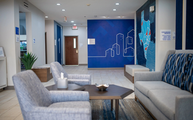 Holiday Inn Express & Suites Center by IHG