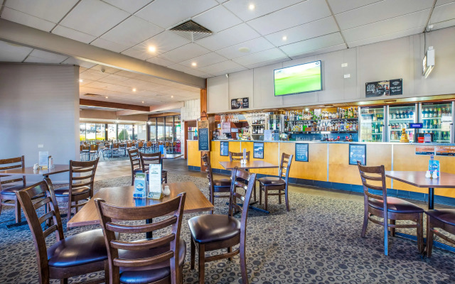 Nightcap at Riverside Hotel