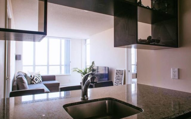JP Stays - Luxurious Condo offered by Short Term Stays