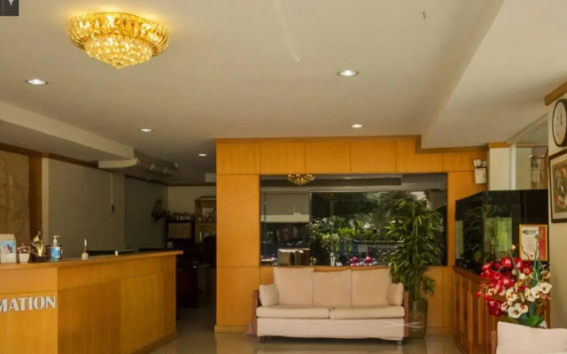 Boonjumnong Modern Apartments