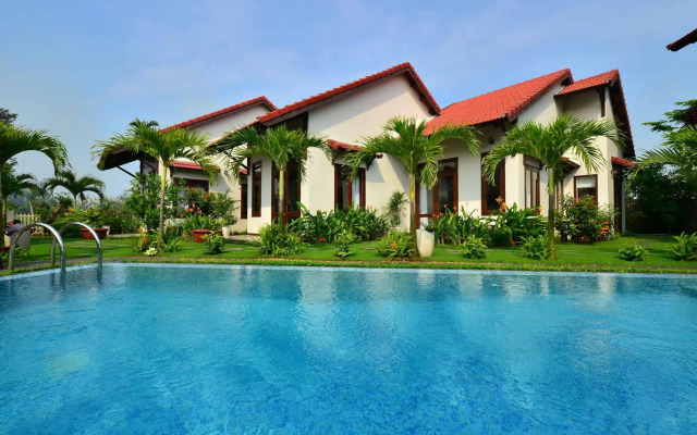 Van Lan Riviera Villas