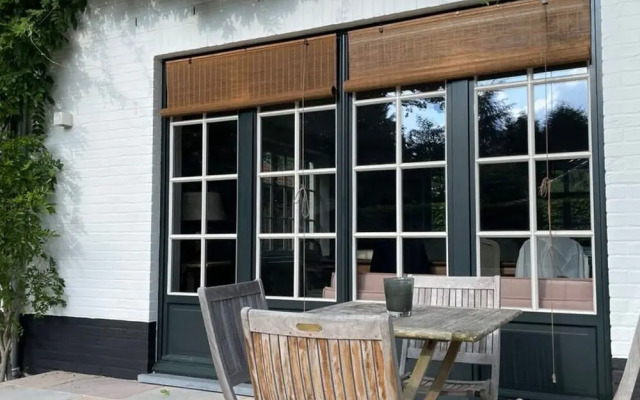 Two Guest-rooms in Stylish Villa - Free Bikes