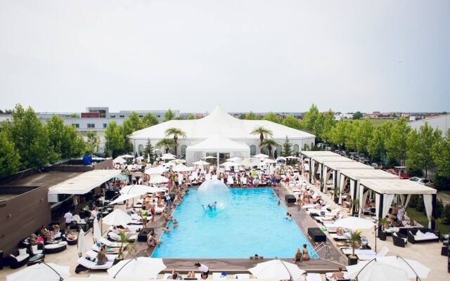 Ambasad’Or Home & Apartments