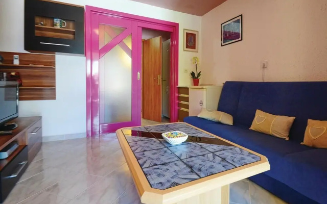 Awesome Home in Vinez With Wifi and 7 Bedrooms