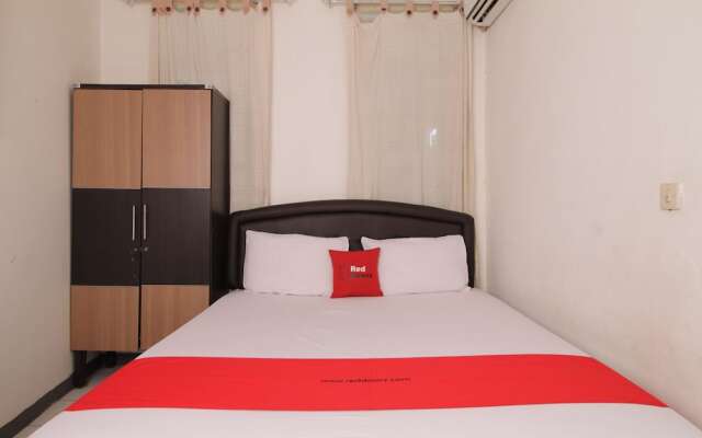 RedDoorz @ Jalan Bangka 2