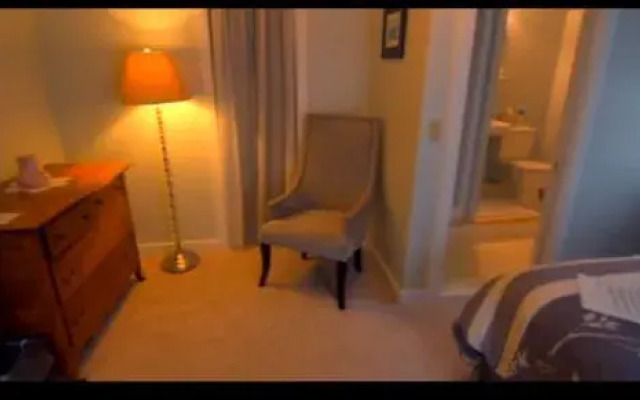 Tuckernuck Inn