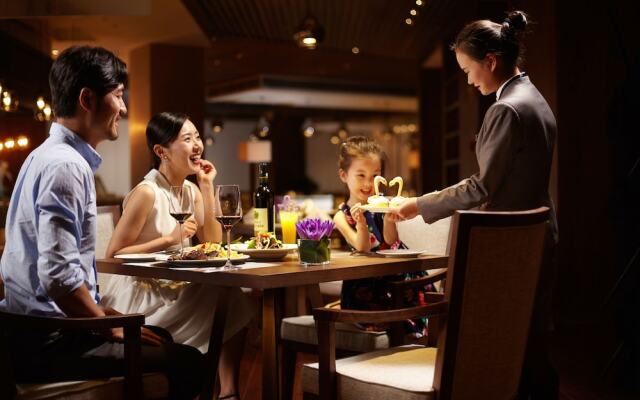 Bright QiandaoLake Resort