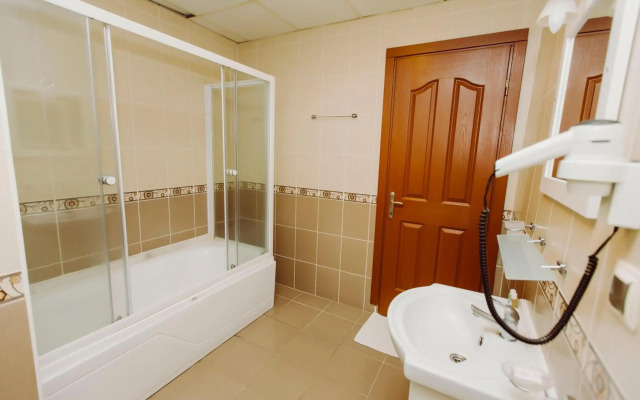 Ozalp Han Hotel