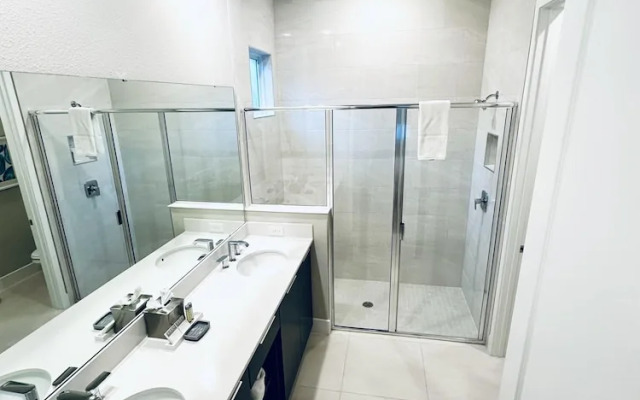 Beautiful Condo at Reunion