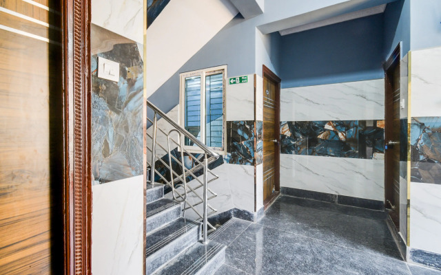 Super Townhouse Hitech City Near Yashoda Hospital