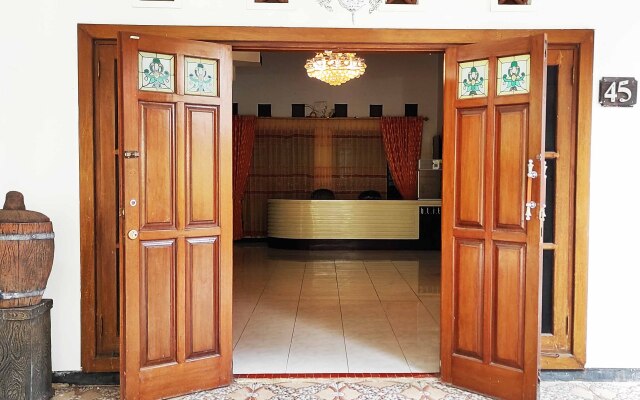 Pertiwi Homestay Near Museum Angkut Batu Mitra RedDoorz