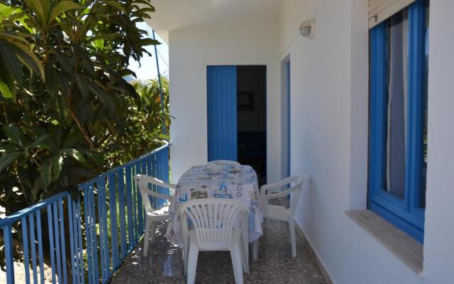 Casa indipendente immersa nel verde con vista mare