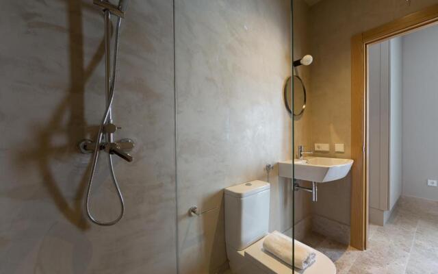 Chacon Apartments  Suites