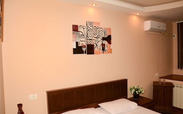 Prime Hotel & Hostel