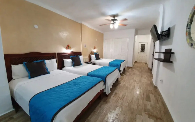 Cancun Plaza Condo Hotel