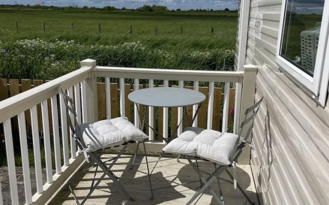 Remarkable 2-bed Holiday Home in Whitstable