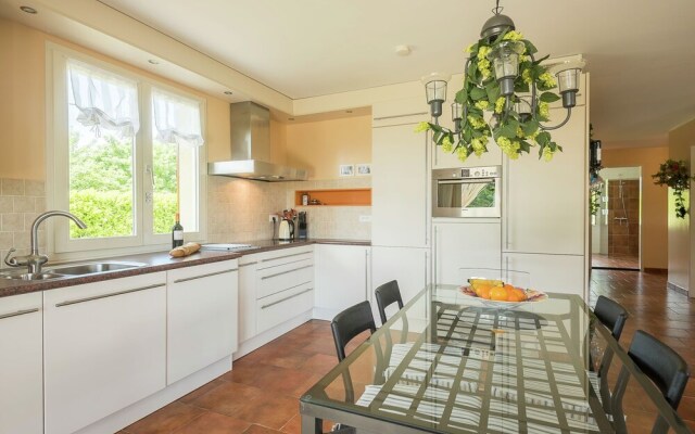 Spaciosu Holiday Home in Sadillac with Swimming Pool