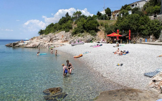 Apartments with a parking space Senj - 11520