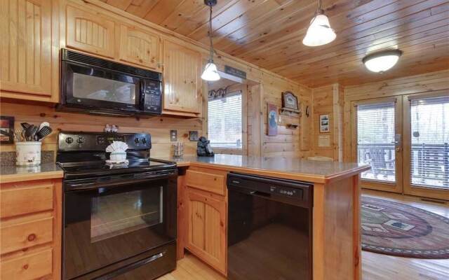 Bear Paws - Two Bedroom Cabin