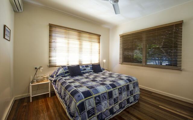 Picnic Bay Apartments Unit 4