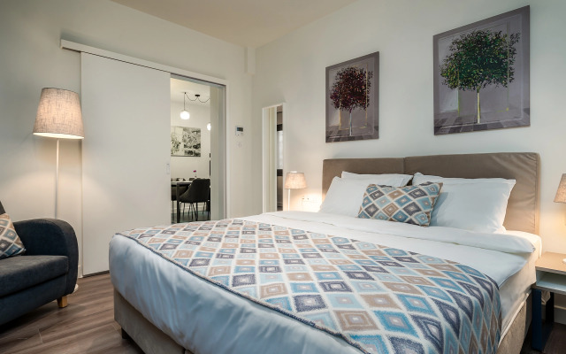 Urban Nest - Suites & Apartments