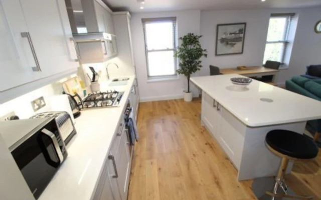 Middle Chine - 2 Bedroom Holiday Home