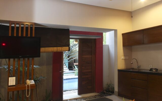 The Green Zhurga Suites
