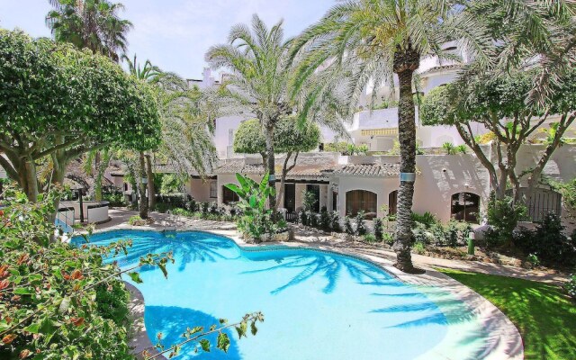 1104 Beach Front Line Apartment Golden Beach 3 Pools