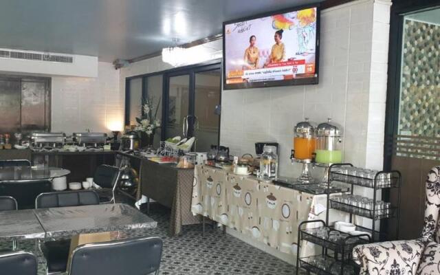 Greenview Ekkamai10 Residence