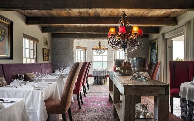 Abalone Hotel & Villas