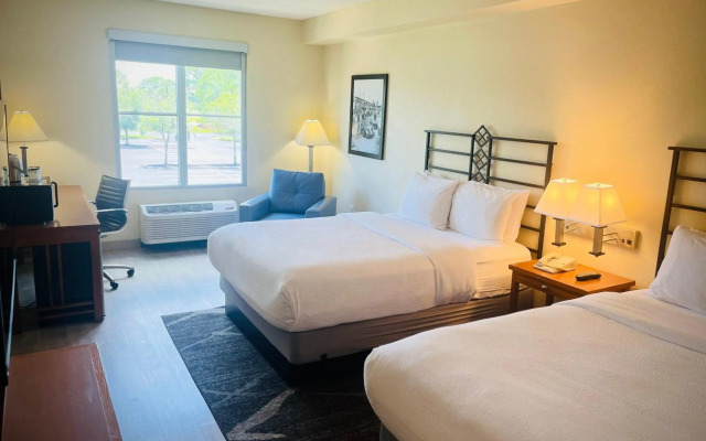 SEVEN Sebring Raceway Hotel