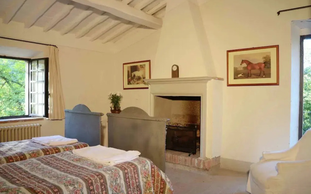 Villa in Sermugnano Near the Lake