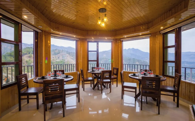 Alaya Stays Pine Shadow Flamingo