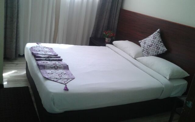 Bird's Nest Hotel