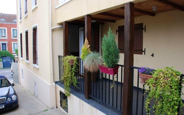 House With One Bedroom In Rosny Sous Bois With Wonderful City View And Wifi