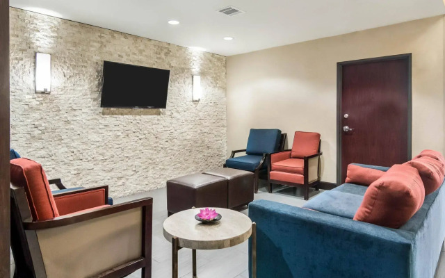 Comfort Inn & Suites FM1960-Champions