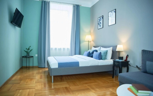 Cozy Apartment in the center, 5mins from Opera