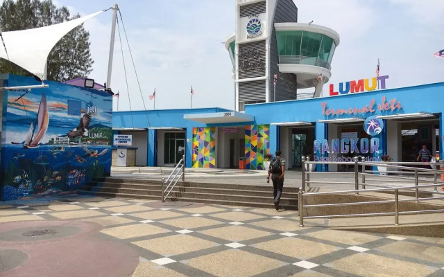Dindings Pantai Desair Apartment By DPD