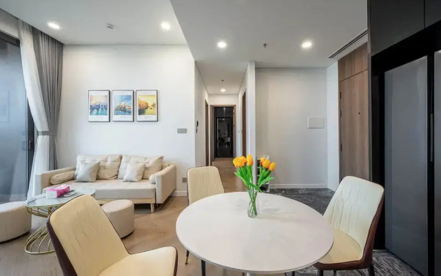 The Lumiere Luxury Citypoint ANGIA